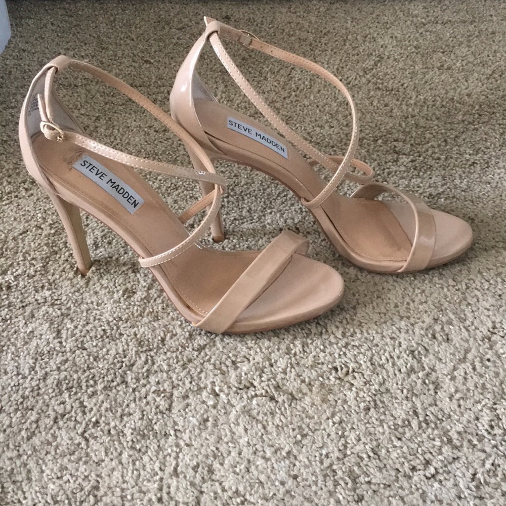 EUC Steve Madden strappy beige patent heels Sz 7.5